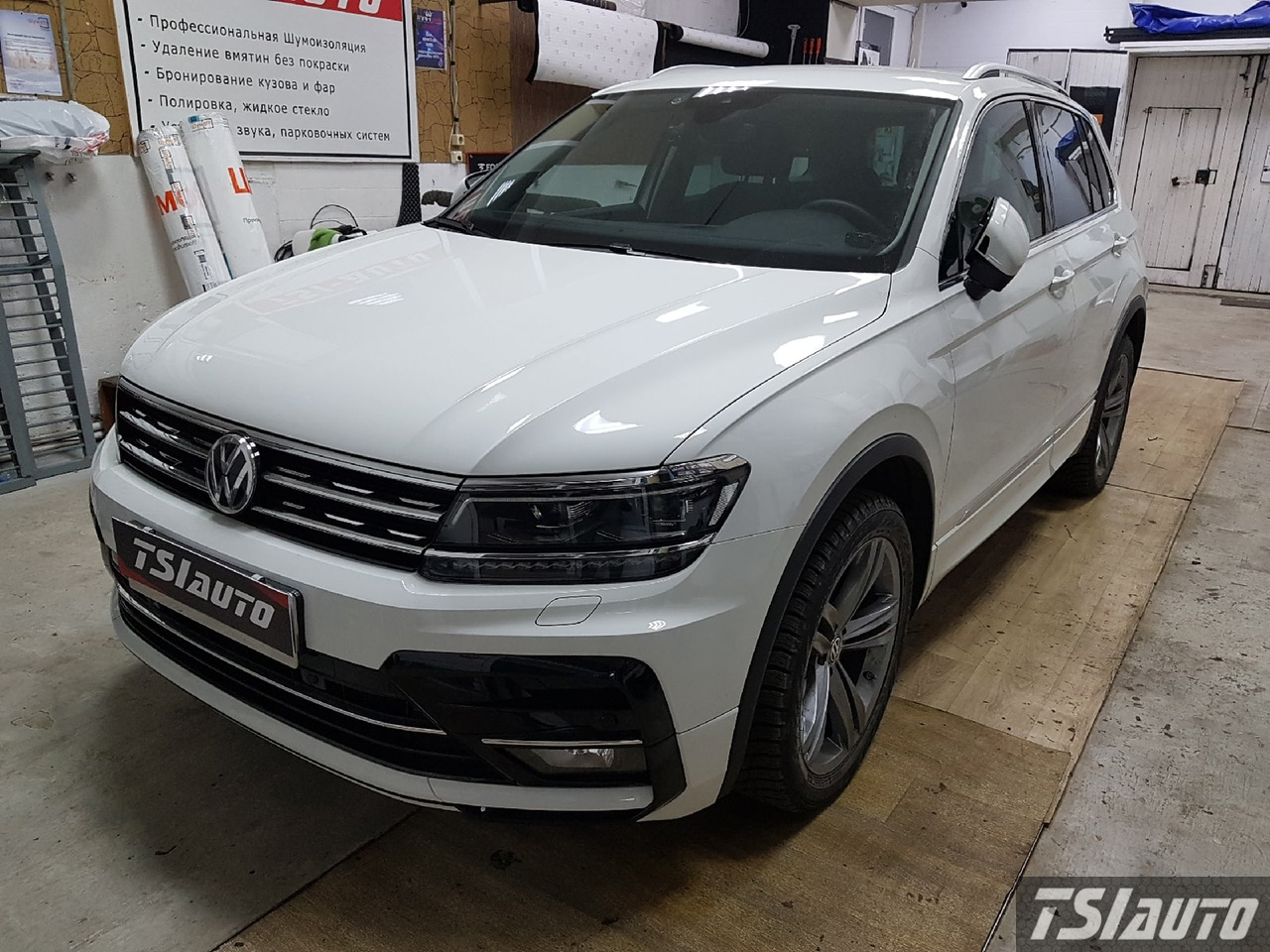 Правильная шумоизоляция Volkswagen Tiguan 2 в Москве